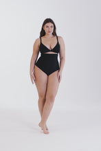 Load and play video in Gallery viewer, Sculpting High waist thong - Beige