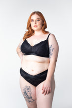 Load image into Gallery viewer, Warrior Soft Cup Black Bra - Wire Free
