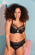 Load image into Gallery viewer, Regular Victory Bra - Black
