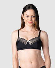 Load image into Gallery viewer, Show Off Jet Black Bra - Wire free
