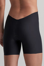Load image into Gallery viewer, Low Back Mid Waist Shorts Black
