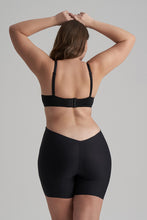 Load image into Gallery viewer, Low Back Mid Waist Shorts Black

